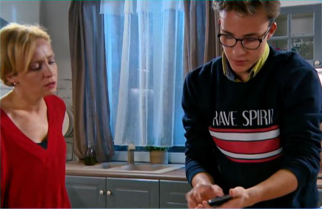 Barwy szczęścia, odc. 2240. Sabina (Barbara Kurzaj), Kajtek (Jakub Dmochowski)