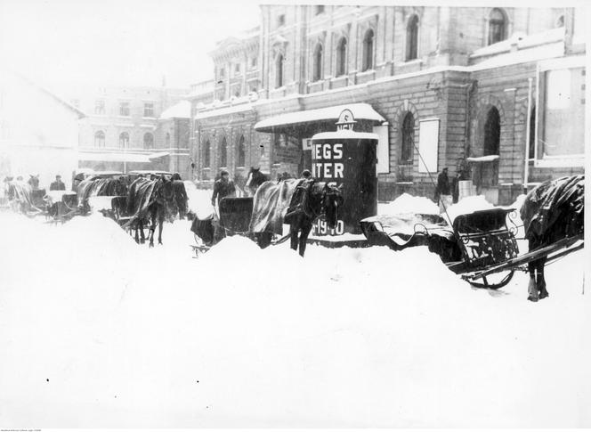 Plac przed Dworcem Głównym, 1940 rok