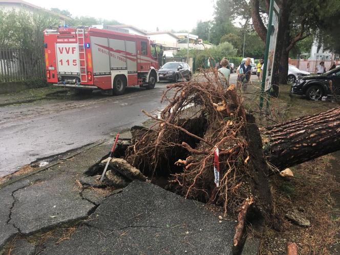 Włochy. Śmiertelna ofiara burz na północy, kilku rannych