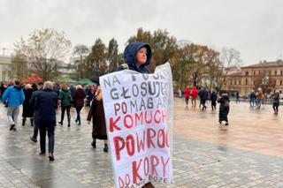 11 listopada. Narodowe Święto Niepodległości w Lublinie. Sprzedawca flag: Z poczucia patriotyzmu nie podwyższałem cen