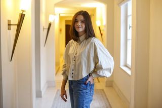 Alicja Wieniawa-Narkiewicz na planie serialu Czarne stokrotki