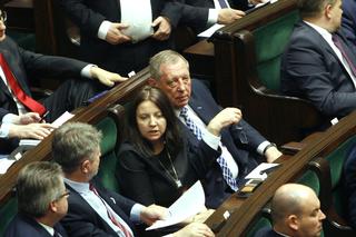 QUIZ. Skandaliczne i kontrowersyjne zachowania polskich polityków. Pamiętacie je?