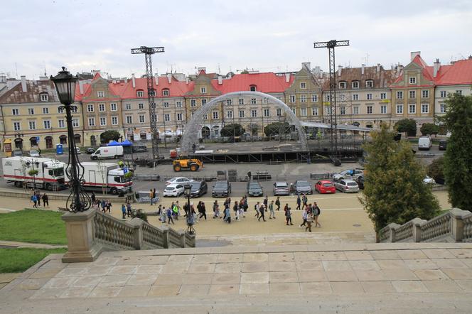 Na placu Zamkowym w Lublinie rozkładana jest duża scena. Co tu się odbędzie? 