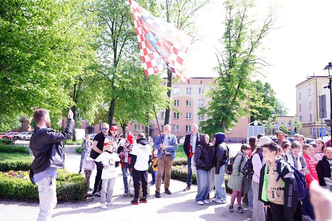 Siatkarze KPS-u z medalami na szyi, dziękowali kibicom za udany sezon