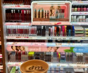 Konkurent Rossmanna otwiera kolejny sklep w Warszawie. Drogeria DM