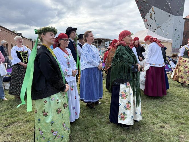 W Bytomiu padł rekord osób w strojach ludowych