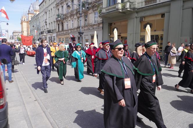 Pochód Juwenaliowy Łódzkich Uczelni. Studenci przejęli Łódź! [ZDJĘCIA]