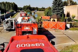 Rozbili się obok przydrożnej kapliczki. Jedna osoba nie żyje. Ranne dziecko