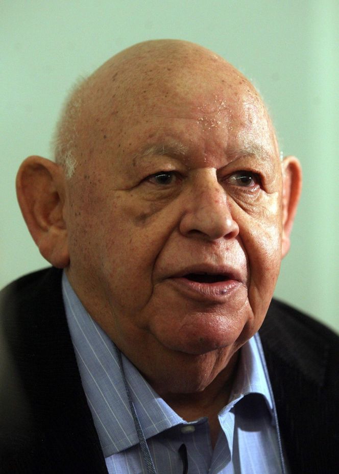 Grób Jerzego Urbana w Zaduszki. Niewiarygodne, co mu położyli na płycie!