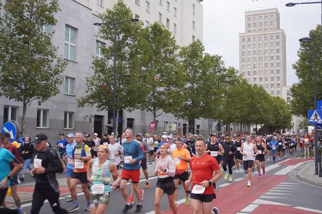 Uczestnicy Maratonu Warszawskiego 2025