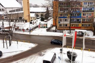 Kto jest odpowiedzialny za zimowe utrzymanie dróg w Starachowicach i gdzie dzwonić? 