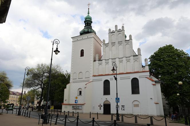 Plac Wolności i jego okolice 100 lat temu oraz w 2024 roku