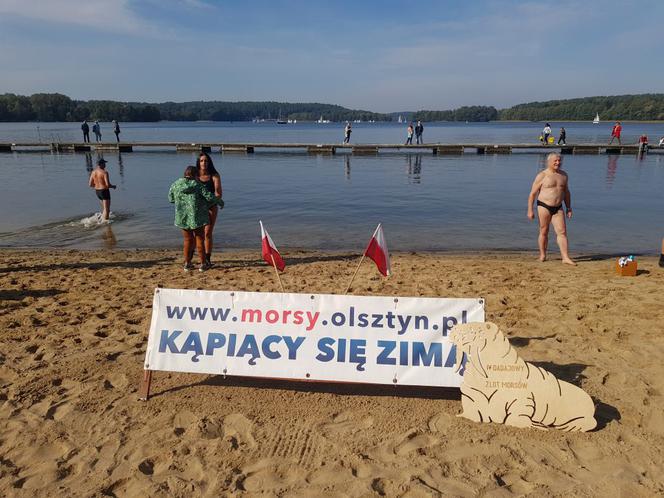 „Kąpiący się zimą Olsztyn” zainaugurowali sezon zimowych kąpieli