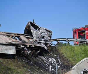 Straszny wypadek na S3. Ciężarówka wjechała w autobusy. Nie żyją już dwie osoby 