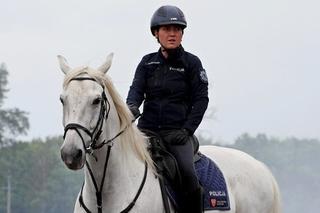 Piękna policjantka spadła z konia podczas służby! Teraz walczy o życie w szpitalu [ZDJĘCIA]