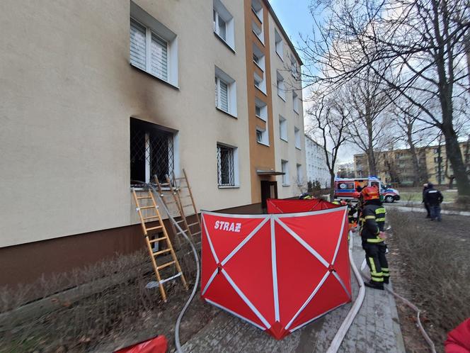 Dramatyczny pożar w bloku na Pradze