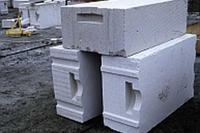 Na mur-beton (komórkowy)