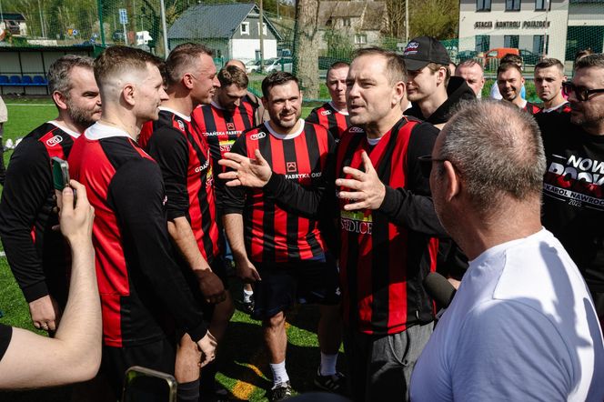 Akcja "Zagraj w piłkę z Karolem Nawrockim" 