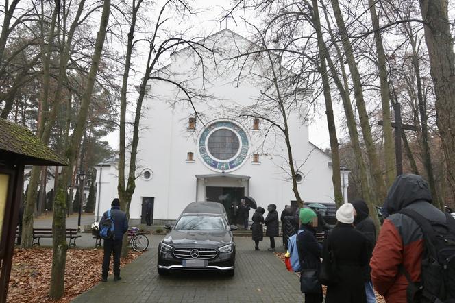 Tłumy żegnają zmarłą wicedyrektorkę Muzeum Warszawy Annę Sienkiewicz-Rogowską