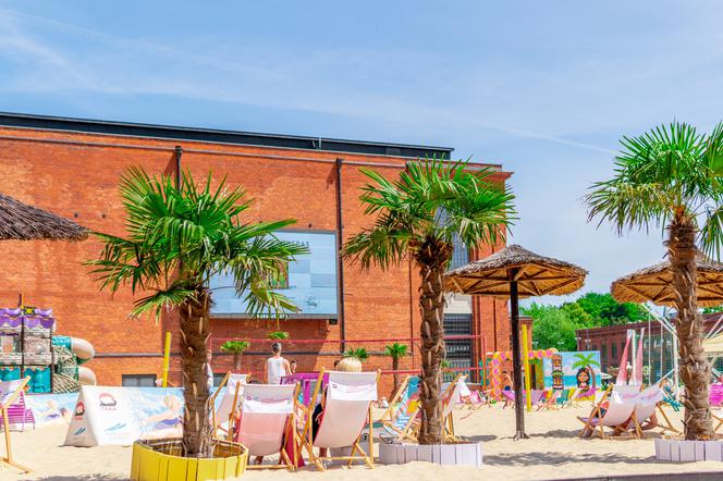 WAKACJE 2020 w Łodzi: Lato w Manufakturze z plażą! Jak będzie wyglądać w tym roku?