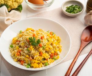 Smażony ryż, w którym nie ma ryżu? Ten zamiennik sprawdzi się doskonale