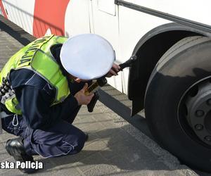 Autokar z dziećmi miał jechać z łysymi oponami na wycieczkę do Grecji 