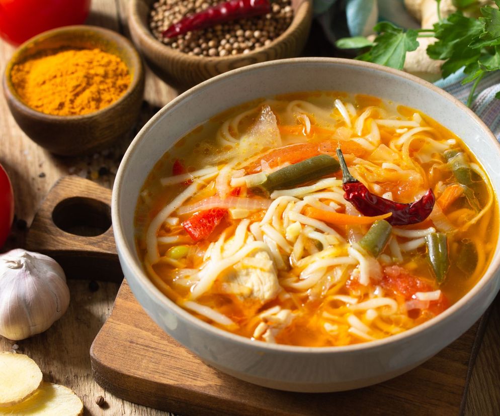 Domowa zupka chińska - patent na zdrową zupę bez chemii, która smakuje jak ta z torebki