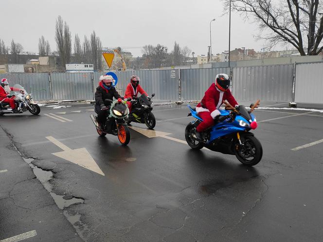 Mikołaje na motocyklach w Manufakturze. Finał corocznej akcji charytatywnej [ZDJĘCIA]