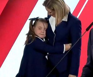 Karol Nawrocki z rodziną. Jego córka skradła show na wieczorze wyborczym