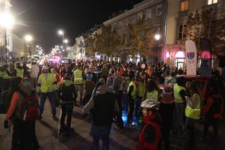 Nightskating. Warszawiacy przejechali stolicę na rolkach [Zdjęcia]