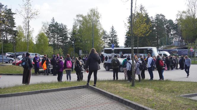 Pielgrzymka maturzystów 2024. 200 osób poszło do Gietrzwałdu modlić się o powodzenie na maturze [ZDJĘCIA]