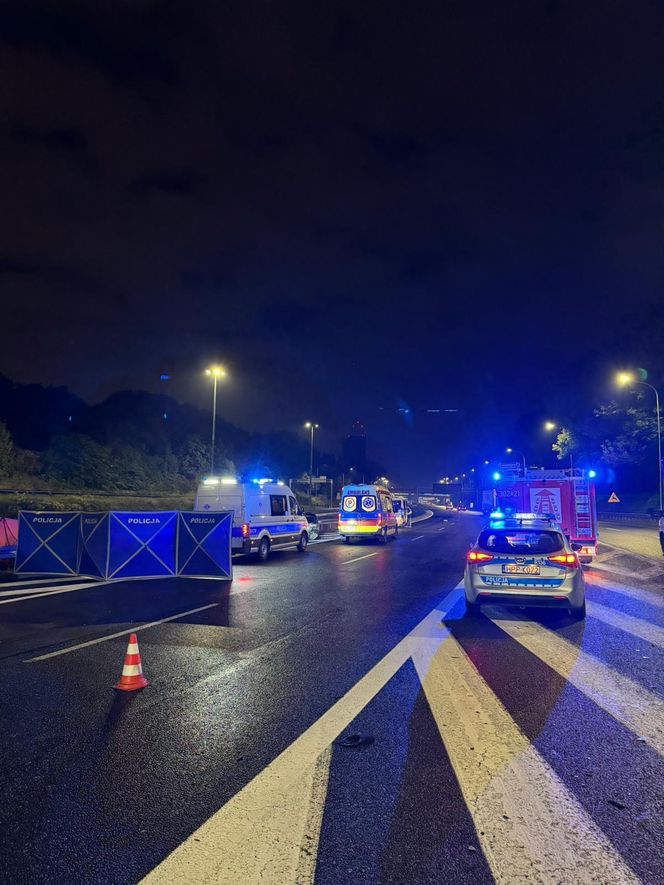 Tragiczny wypadek BMW w Katowicach. Jest ofiara śmiertelna