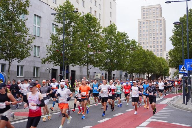Uczestnicy Maratonu Warszawskiego 2025