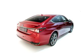 Lexus ES 300h F Sport