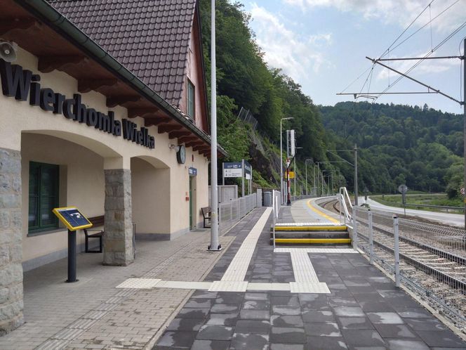 Nowe perony i infrastruktura kolejowa na "kryniczance" w Dolinie Popradu