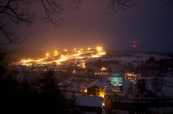 Szwajcaria Bałtowska: Największy stok w regionie [ZDJĘCIA, GODZINY OTWARCIA, WYPOŻYCZALNIA]