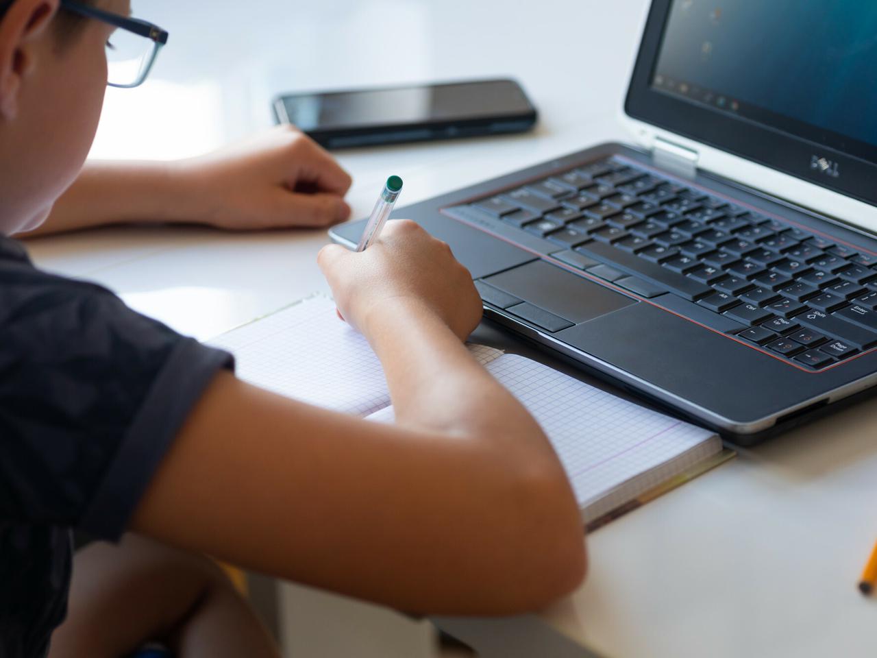 Nauka zdalna od 20 grudnia 2021! Do kiedy wszystkie szkoły zamknięte?