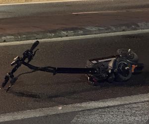 Błonie. Wjechali hulajnogą elektryczną prosto pod tira. Nie mieli szans, zaginęli na miejscu