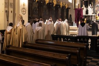 Życzenia dla księży na Wielki Czwartek. Oto propozycje pełne szacunku i wdzięczności