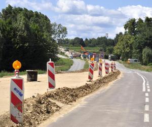 Trwa rozbudowa DK74 na odcinku  Gorajec-Szczebrzeszyn. Jaki jest postęp prac? [GALERIA]