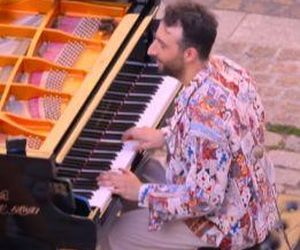 Flashmob w Paryżu - Bohemian Rapsody