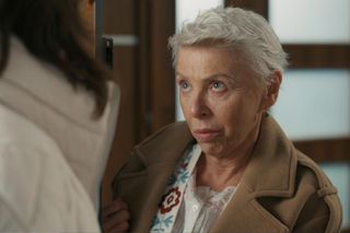 „Barwy szczęścia, odcinek 3036. Krystyna (Hanna Bieluszko), Wanda (Beata Fido)