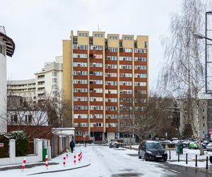 Blok dla samotnych w Warszawie. Gdzie się znajduje? Adres, historia i zdjęcia 