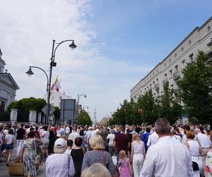 Boże Ciało 2024. Tłumy wiernych przeszły w procesji ulicami Białegostoku