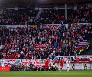 Kibice na meczu Finlandia - Polska: Wielkie racowisko
