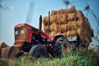 Dramatyczny wypadek pod Kielcami. 10-latek wpadł pod koła traktora