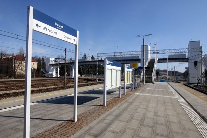  Takiego absurdu w Warszawie już dawno nie było. Mieszkańcy Pragi załamani po budowie kładki nad torami