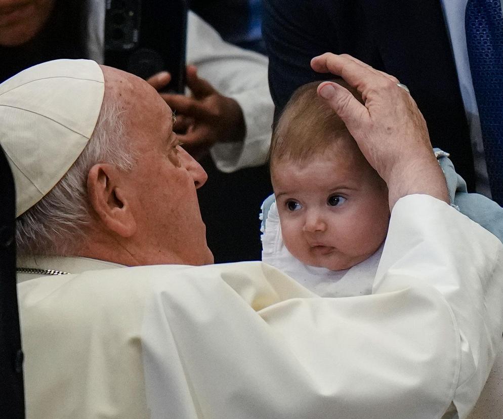 Papież ochrzcił 13. dziecko rodziny z Ukrainy. Otrzymało wyjątkowe imię