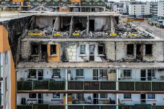 Blok w Ząbkach po pożarze