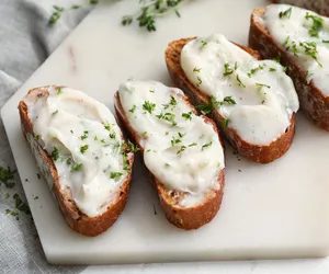 Do domowego smalcu dodaj ten składnik. Wyjdzie aksamitny, delikatny i wyjątkowo smaczny